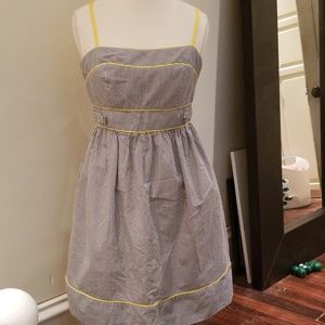 Dress with sunny straps